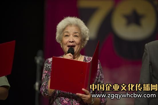 謝芳 詩(shī)朗誦 抗戰(zhàn)家書(shū).jpg